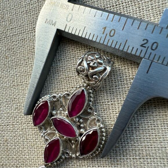 VINTAGE STERLING SILVER & RUBY MARQUISE PENDANT ✨ - Picture 6 of 17